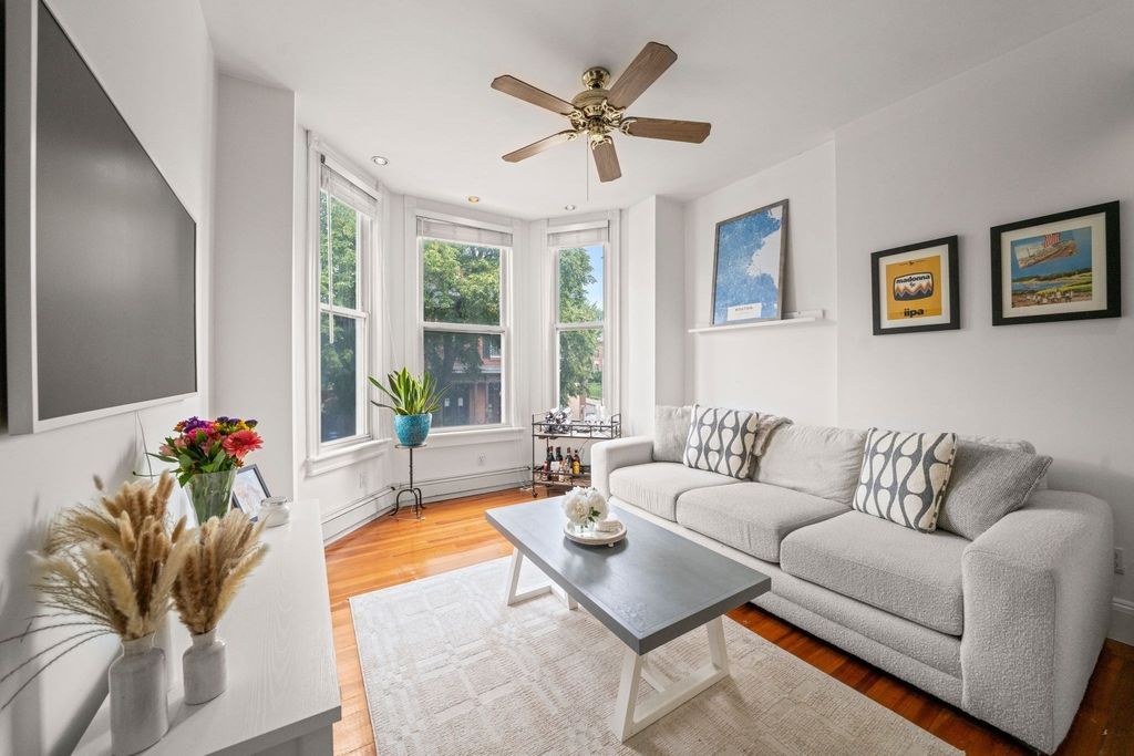 805 E 4th St 1, Boston, MA 02127