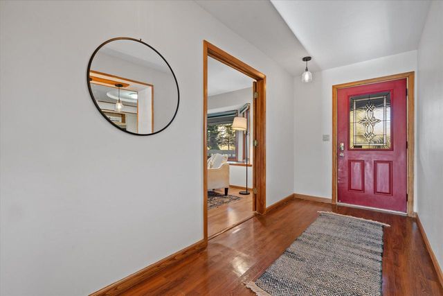 12763 N East Shoreland DRIVE, Mequon, WI 53092