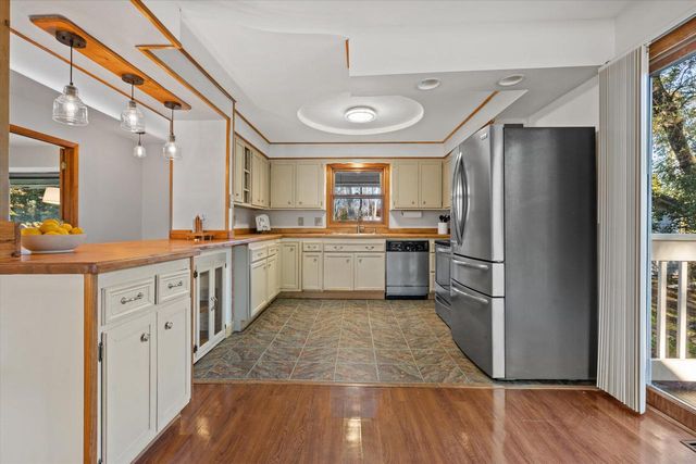 12763 N East Shoreland DRIVE, Mequon, WI 53092