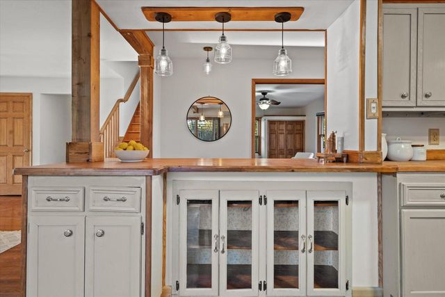 12763 N East Shoreland DRIVE, Mequon, WI 53092