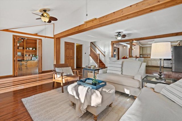 12763 N East Shoreland DRIVE, Mequon, WI 53092