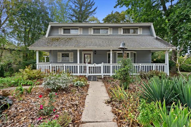 12763 N East Shoreland DRIVE, Mequon, WI 53092