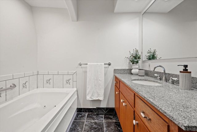 12763 N East Shoreland DRIVE, Mequon, WI 53092