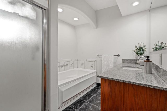 12763 N East Shoreland DRIVE, Mequon, WI 53092