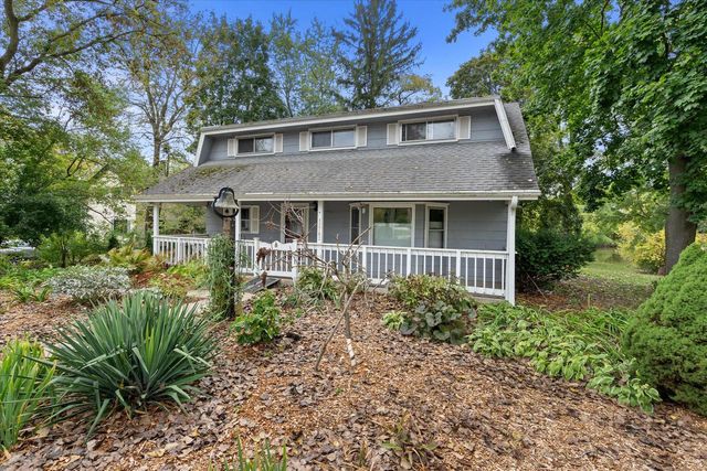 12763 N East Shoreland DRIVE, Mequon, WI 53092
