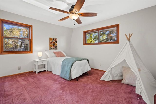 12763 N East Shoreland DRIVE, Mequon, WI 53092