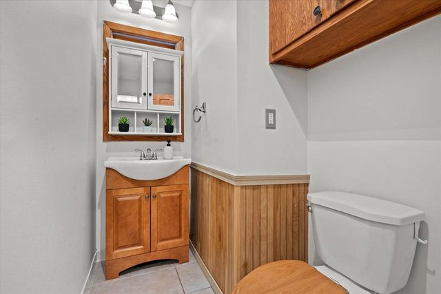 12763 N East Shoreland DRIVE, Mequon, WI 53092