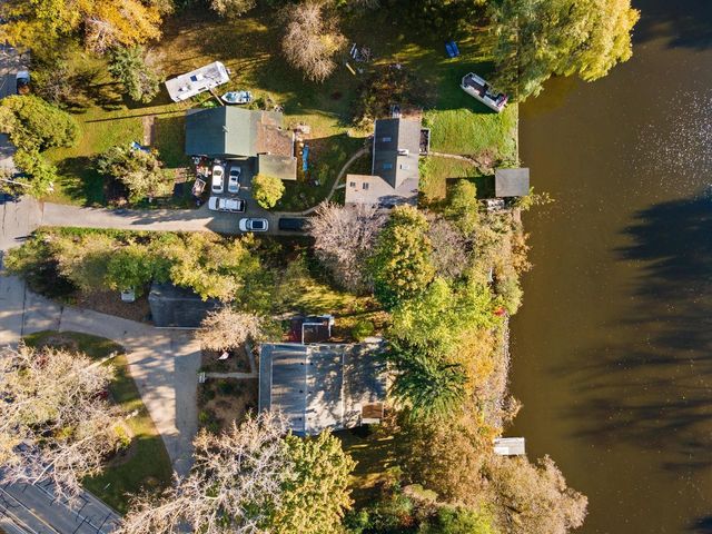 12763 N East Shoreland DRIVE, Mequon, WI 53092