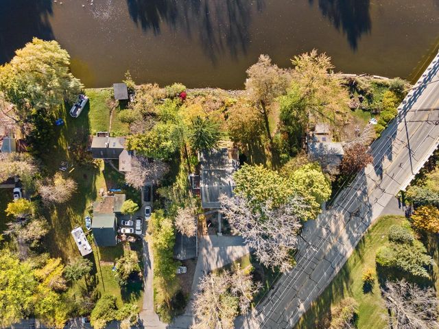 12763 N East Shoreland DRIVE, Mequon, WI 53092