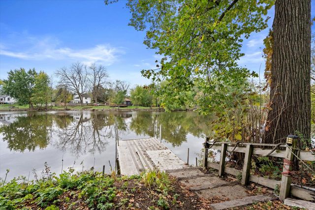 12763 N East Shoreland DRIVE, Mequon, WI 53092