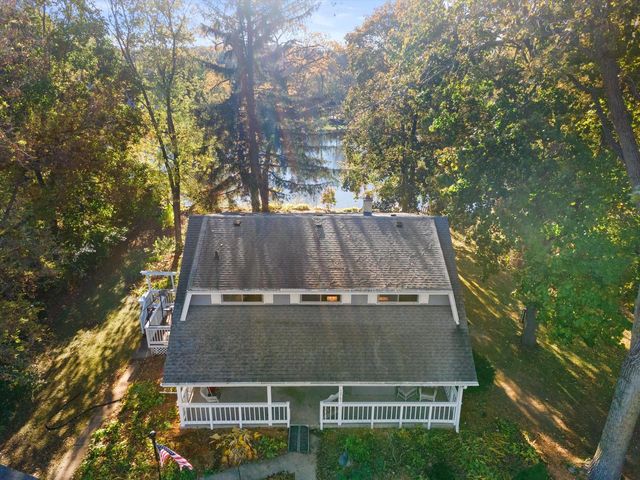 12763 N East Shoreland DRIVE, Mequon, WI 53092