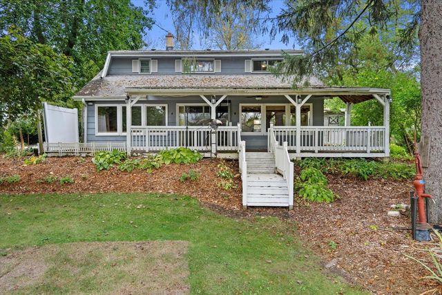 12763 N East Shoreland DRIVE, Mequon, WI 53092