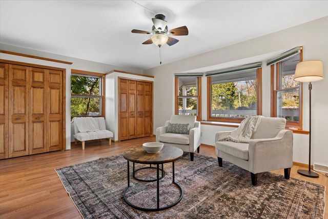 12763 N East Shoreland DRIVE, Mequon, WI 53092