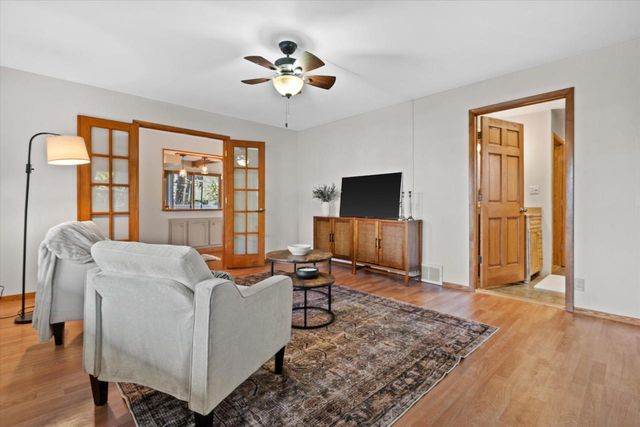 12763 N East Shoreland DRIVE, Mequon, WI 53092