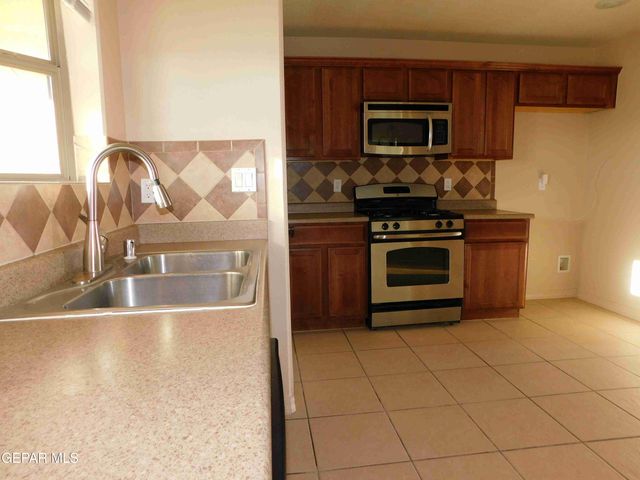 4529 Hugo Reyes Drive, El Paso, TX 79938