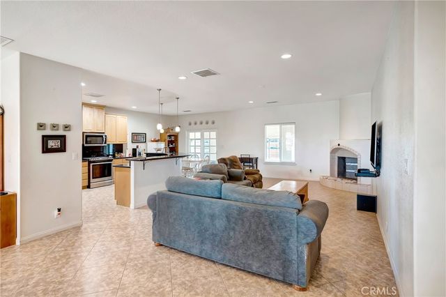 7306 W Avenue A8, Lancaster, CA 93536