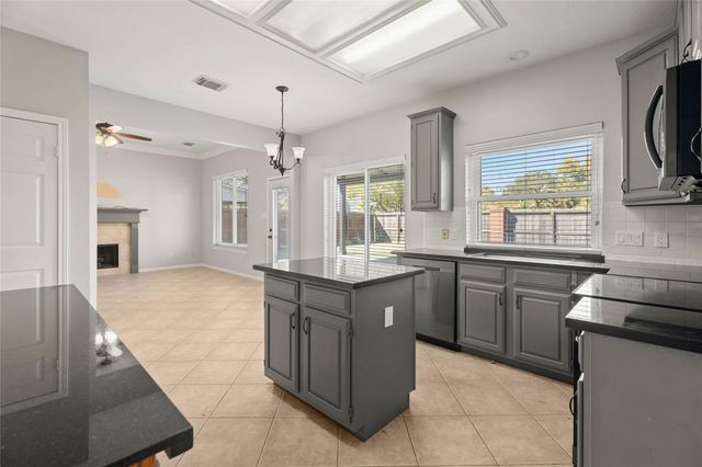 1209 Comanche Street, Deer Park, TX 77536