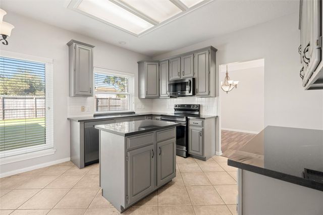 1209 Comanche Street, Deer Park, TX 77536