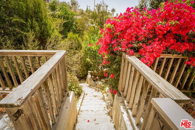 6162 Strickland Avenue, Los Angeles, CA 90042