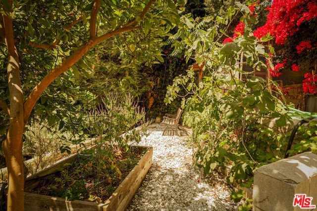 6162 Strickland Avenue, Los Angeles, CA 90042