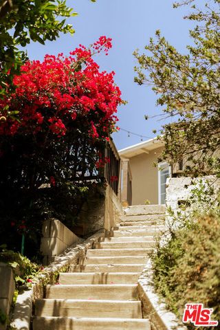 6162 Strickland Avenue, Los Angeles, CA 90042