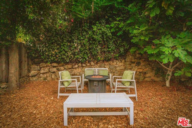 6162 Strickland Avenue, Los Angeles, CA 90042