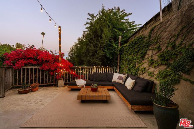 6162 Strickland Avenue, Los Angeles, CA 90042