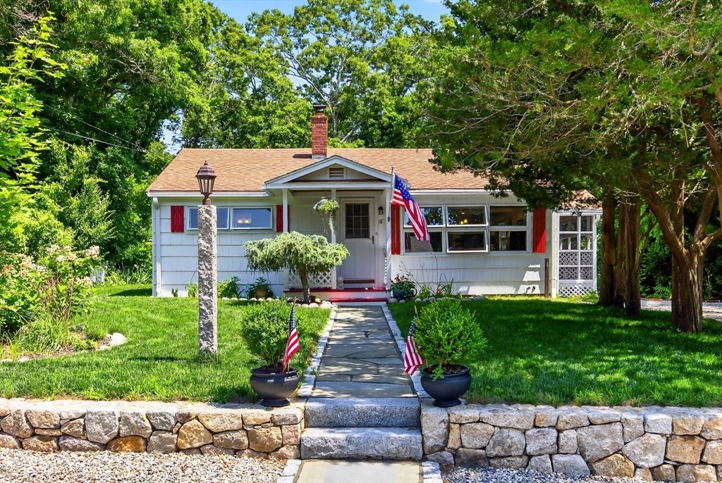 18 Seaview Road, Bourne, MA 02562
