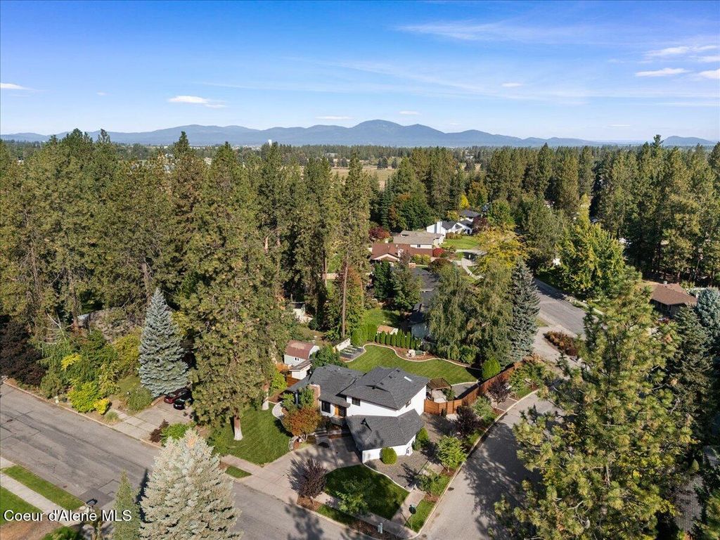 2201 W CANYON DR, Coeur d'Alene, ID 83815 photo 5