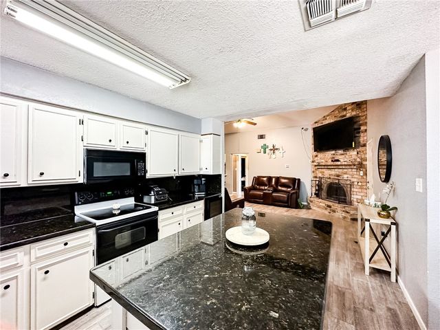 4002 Richwood Circ, Corpus Christi, TX 78410