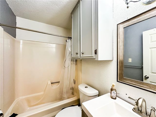 4002 Richwood Circ, Corpus Christi, TX 78410