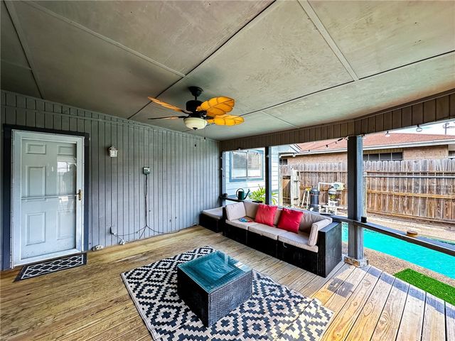 4002 Richwood Circ, Corpus Christi, TX 78410