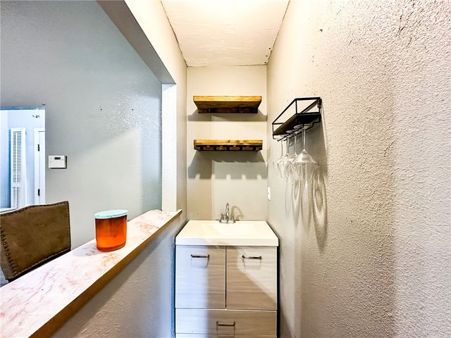 4002 Richwood Circ, Corpus Christi, TX 78410