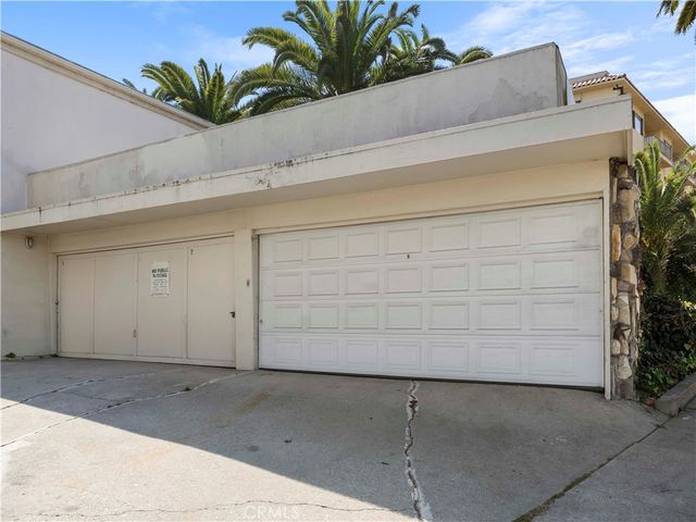 3605 Stephen M White, San Pedro, CA 90731