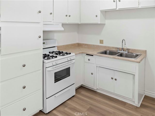 3605 Stephen M White, San Pedro, CA 90731