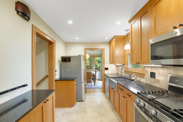 3061 N Gordon CIRCLE, Milwaukee, WI 53212
