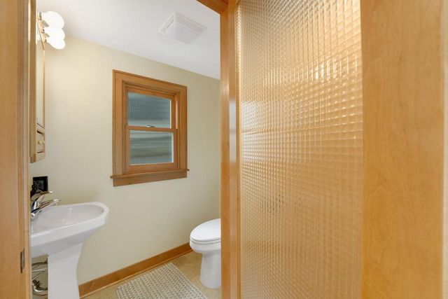 3061 N Gordon CIRCLE, Milwaukee, WI 53212