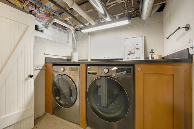 3061 N Gordon CIRCLE, Milwaukee, WI 53212