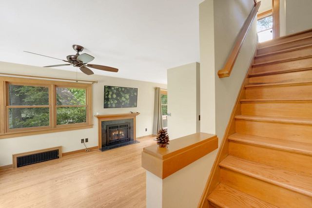 3061 N Gordon CIRCLE, Milwaukee, WI 53212