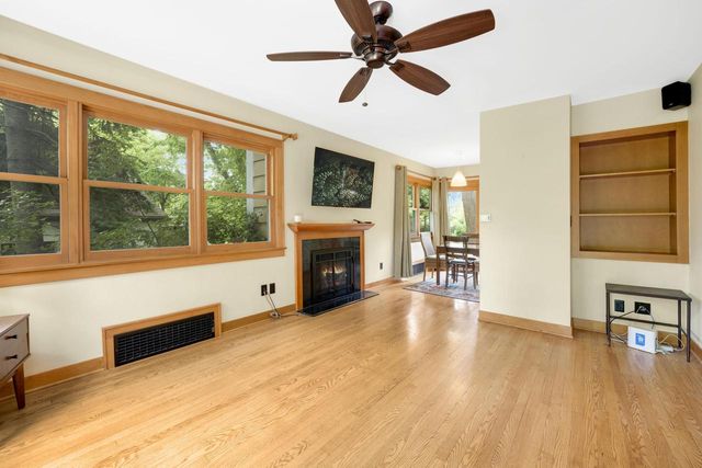 3061 N Gordon CIRCLE, Milwaukee, WI 53212