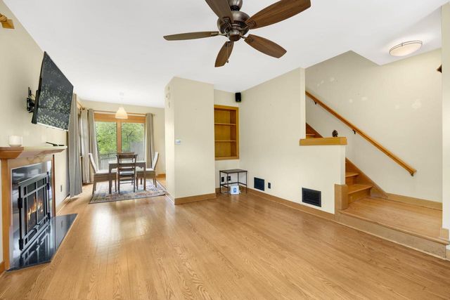 3061 N Gordon CIRCLE, Milwaukee, WI 53212