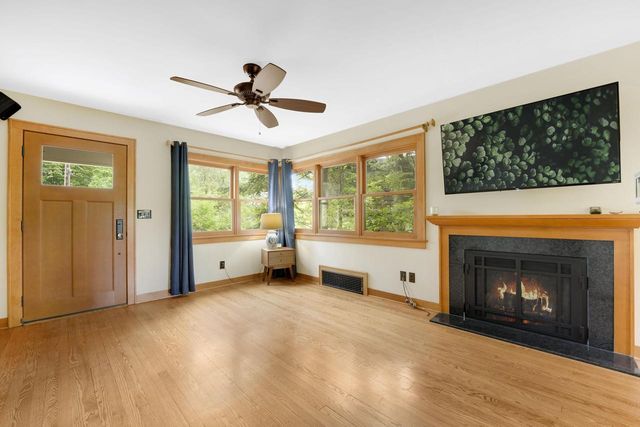 3061 N Gordon CIRCLE, Milwaukee, WI 53212
