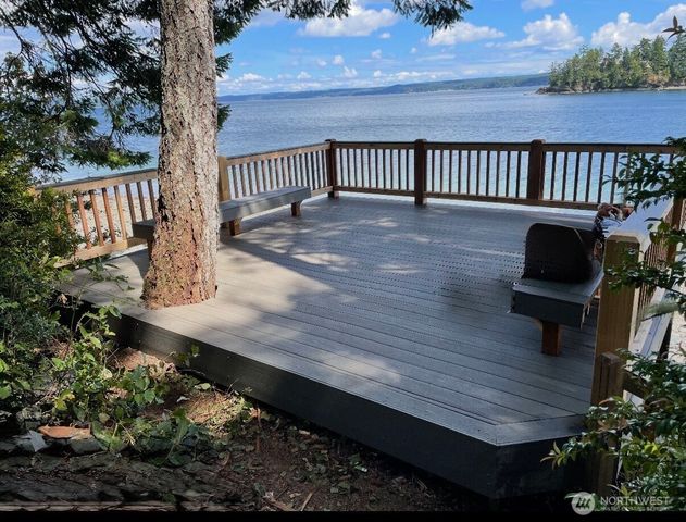 511 Pleasant Harbor Road, Brinnon, WA 98320