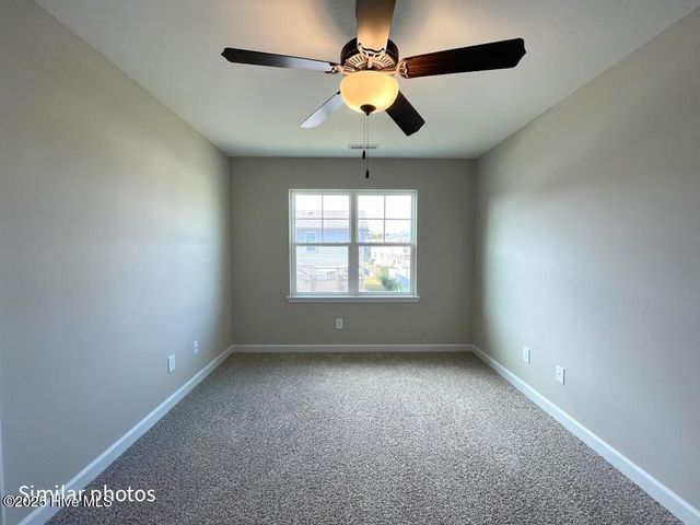 715 Cross Bridge Way, Sneads Ferry, NC 28460