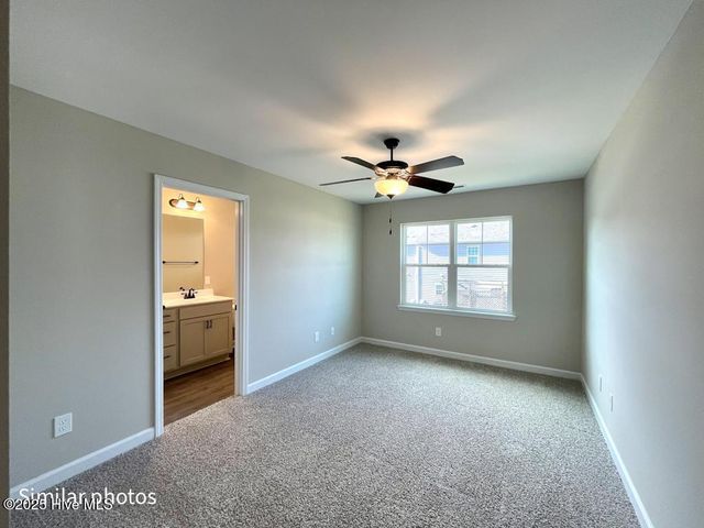 715 Cross Bridge Way, Sneads Ferry, NC 28460