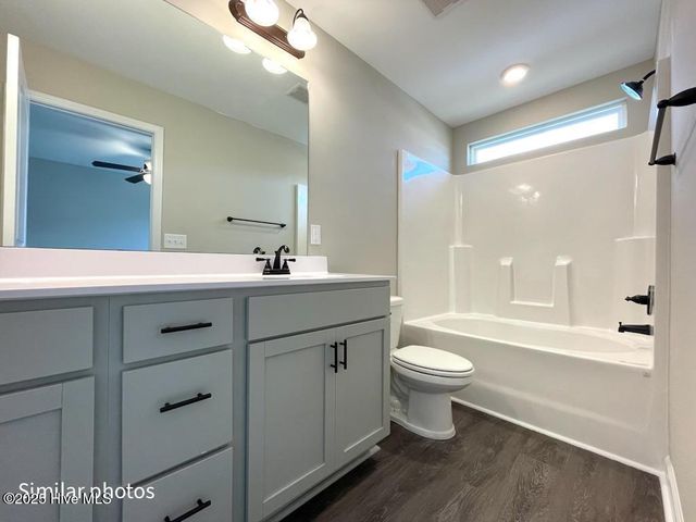 715 Cross Bridge Way, Sneads Ferry, NC 28460