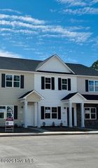 715 Cross Bridge Way, Sneads Ferry, NC 28460