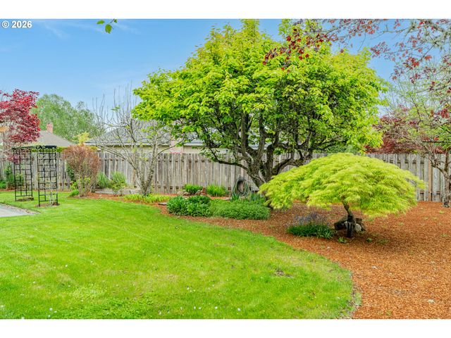 2520 Nw PINEHURST Dr, Mc Minnville, OR 97128