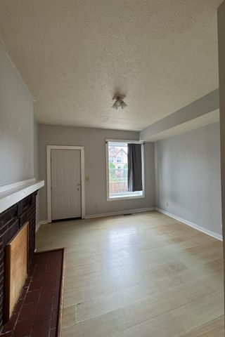 1374-1376 Indianola Avenue, Columbus, OH 43201