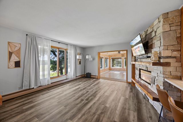 3097 325th Avenue NW, Cambridge, MN 55008